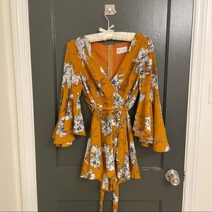 L’Atiste | Bell sleeved floral romper